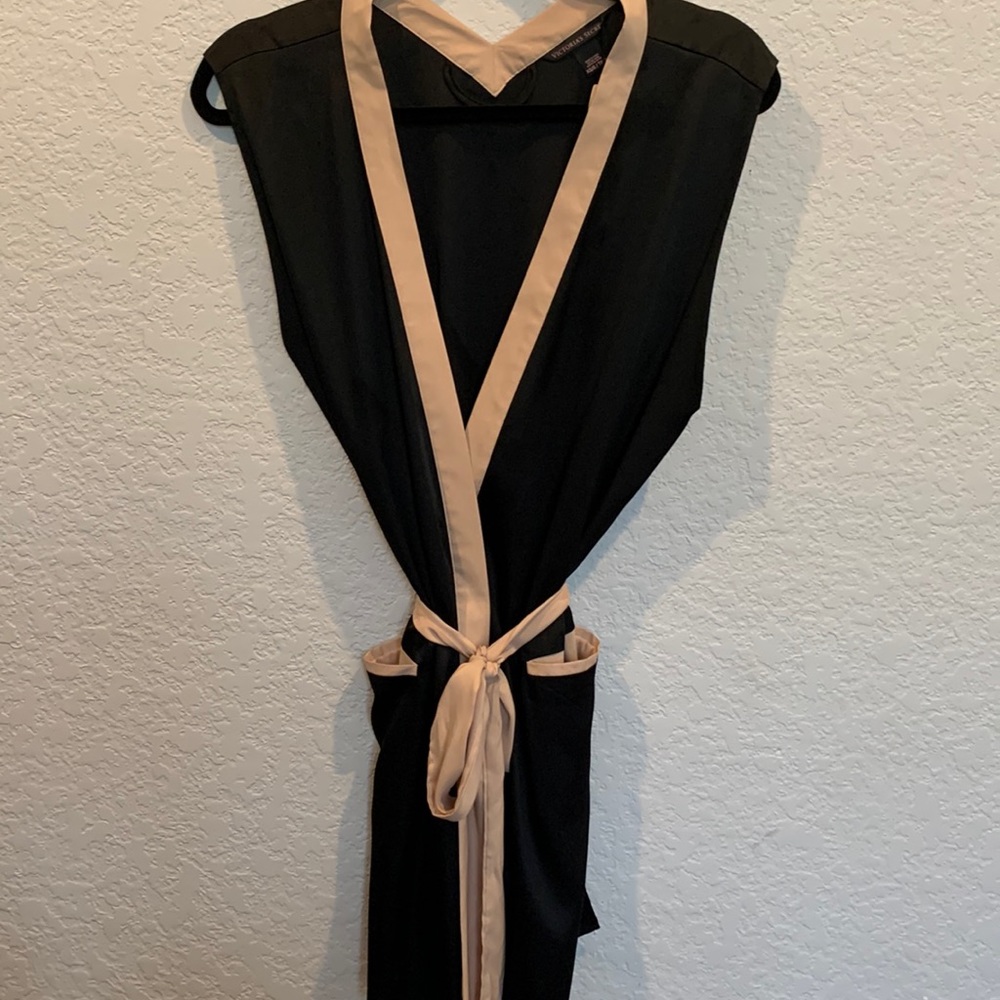 BNWT Size Xs/S  Victoria’s Secret black sleeveless robe with beige trim .